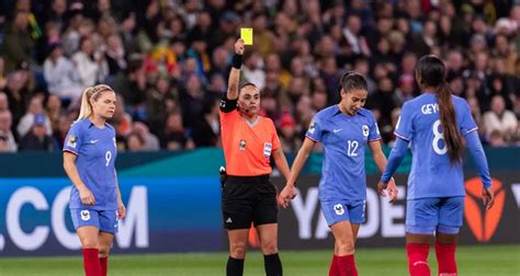 France Australie Les Bleues Connaissent Leur Arbitre Pour Le Quart