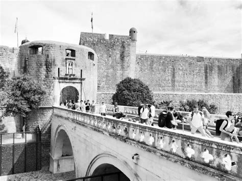 Pile Gate Dubrovnik Croatia August People Men And Women Walk