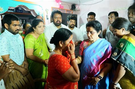 Nara Bhuvaneswari Chandrababu Naidus Wife Continues Nijam Gelvali