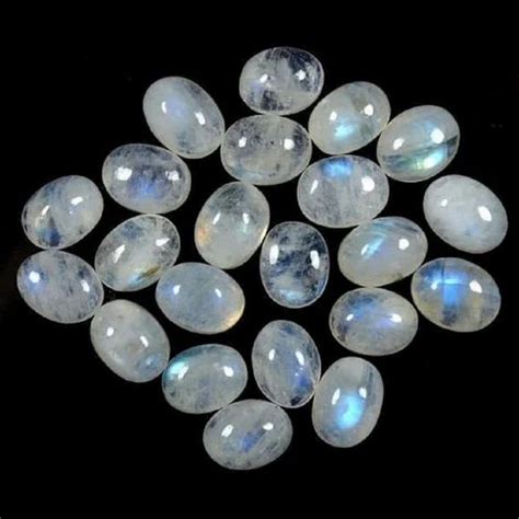 Natural Oval White Rainbow Moonstone For Jewelry 3gm At Rs 550piece