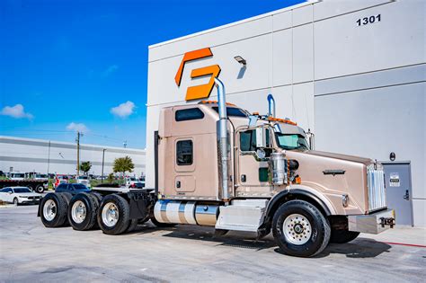 2014 Kenworth T800 Wide Hood Forge Truck Centers