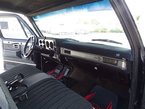 All Black 1987 Chevrolet R10 Is A Road Veteran Still Looking Up For It Autoevolution