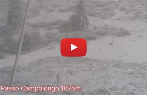 Meteo Cronaca Diretta Video Dolomiti Arrivata La Prima Neve Di