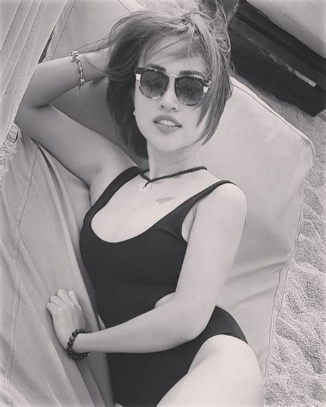 Mới chớm hè Hà Hồ Minh Hằng đua nhau diện bikini nóng bỏng Titanic Nơi mọi thứ được chia sẻ