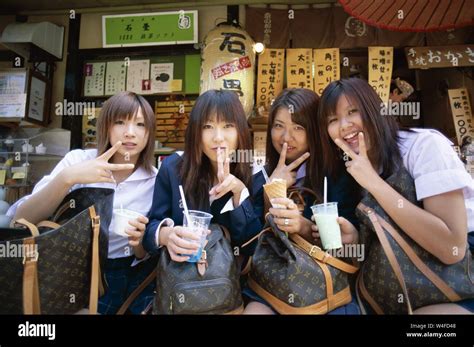 Japanese School Girls Tokyo Japan Banque De Photographies Et Dimages