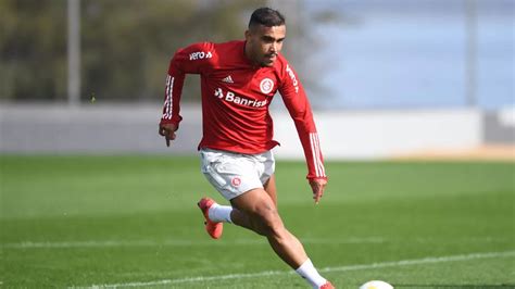 William Pottker Anunciado Oficialmente Pelo Cruzeiro Di Rio Celeste