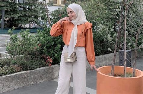 Rekomendasi Warna Jilbab Yang Cocok Dengan Baju Warna Orange