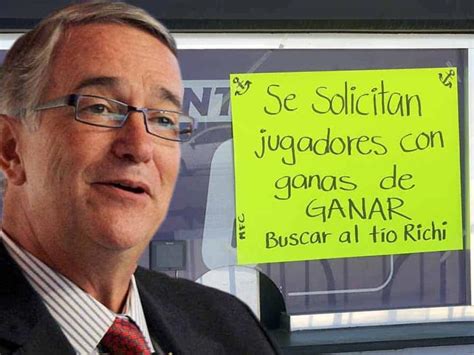 Diario Del Yaqui Ricardo Salinas Pliego Busca Fubolistas Talentosos Con Cartel Afuera Del