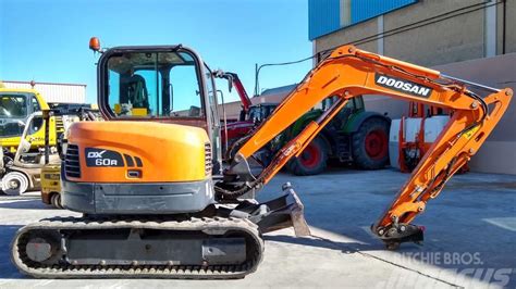 Doosan DX 60 R 2011 Seseña a 30 km de Madrid używane minikoparki