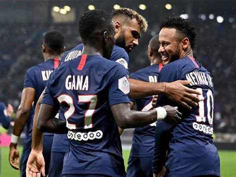 Lyon Vs Paris Saint Germain Ligue Neymar Saves Psg To Send French