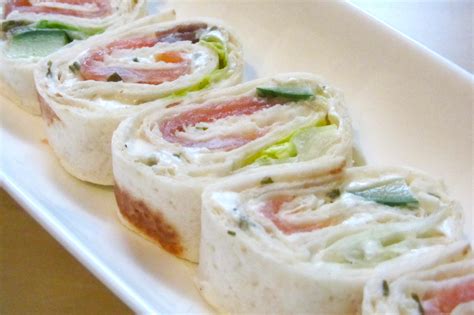 Wraps Met Bieslookkaas Komkommer En Gerookte Zalm