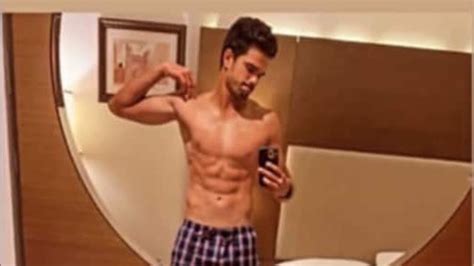 Arjun Tendulkar Flaunts His Six Pack Abs Mumbai Indians Pacer Gives