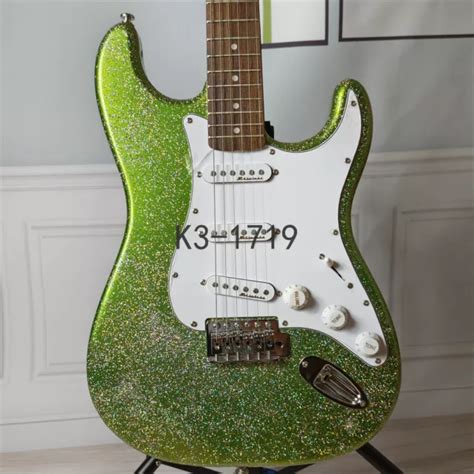 6 CORDES ST guitare électrique vert métallisé micros SSS trémolo pont