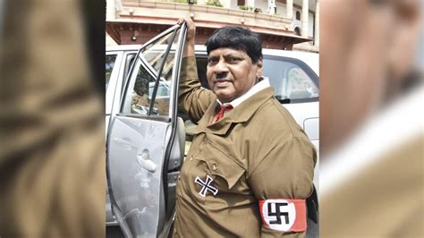 Indian MP shocks with Hitler costume protest | SBS News