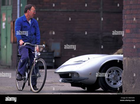 Lamborghini Miura Sv Jota Hi Res Stock Photography And Images Alamy