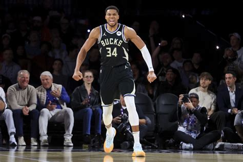 Giannis Antetokounmpo Makes Winning Plays Leads Milwaukee Bucks To