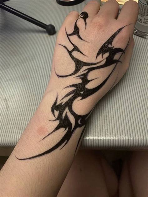 Unique And Artistic Hand Tattoos