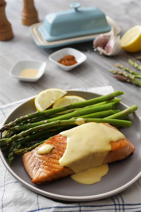 Seared Salmon And Asparagus With Easy Hollandaise Ruled Me