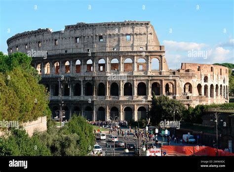 Vista Sul Famoso Anfiteatro Romano Il Colosseo A Roma Completata Nel