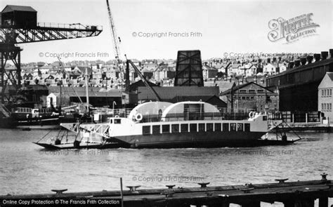 Photo of Cowes, The Floating Bridge c.1960 - Francis Frith