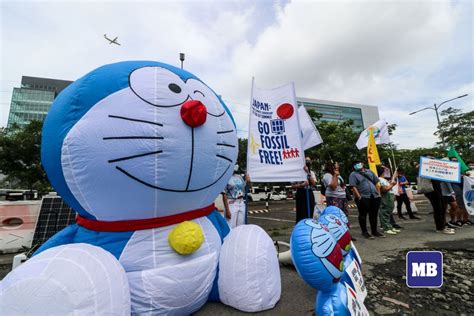 Manila Bulletin News On Twitter Look Climate Activists Put Up Giant