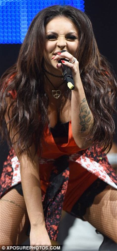 Jesy Nelson Shows Off Engagement Ring As She Performs With Little Mix Daily Mail Online