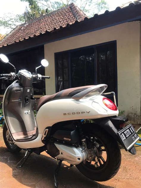 Honda Scoopy Prestige Smartkey Warna Putih 2022 Lacak Harga