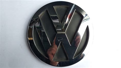 Znaczek emblemat tylny logo VW 7H0853630A za 50 zł z Stare Miasto