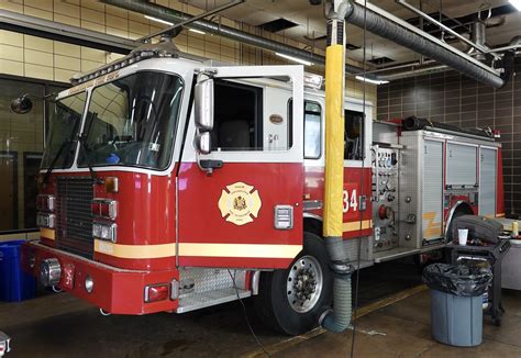 Pfd Engine Philadelphia Fire Department Engine Flickr