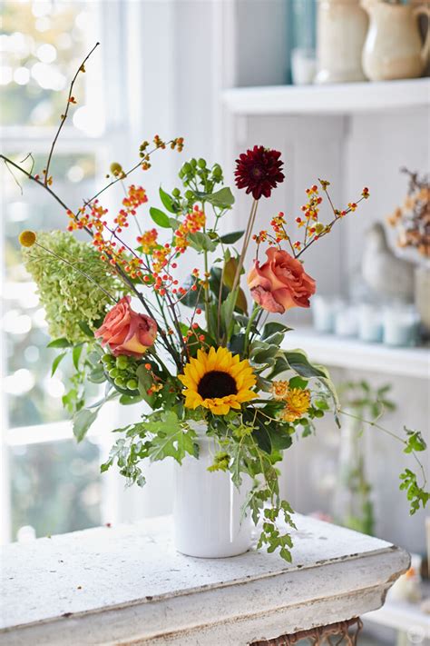 DIY fall flower arrangements to celebrate the changing seasons - Think ...