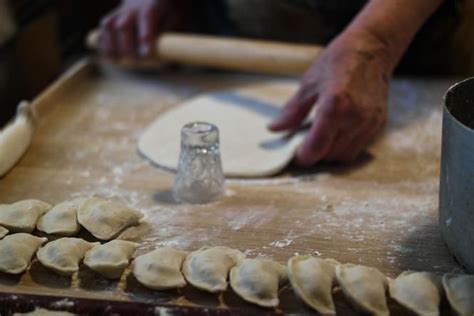 Ciasto Na Pierogi Przepis Babci Na Elastyczne Ciasto Na Pierogi