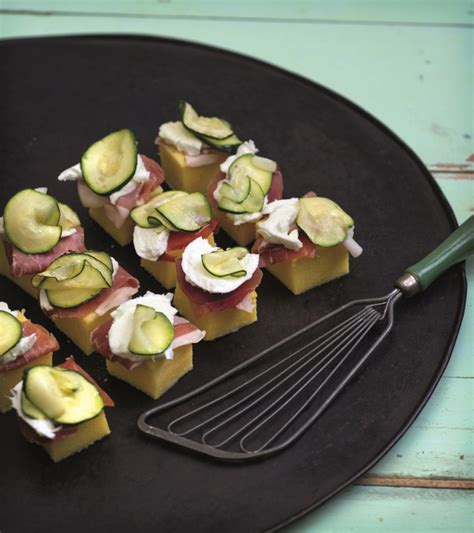 Recept Voor Crostini Van Polenta Courgette En Gerookte Ham