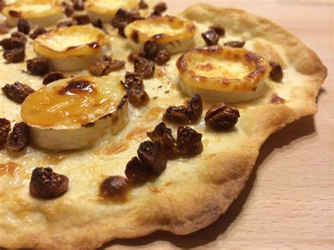 Ziegenkäse Flammkuchen mit getrockneten Feigen danielas foodblog