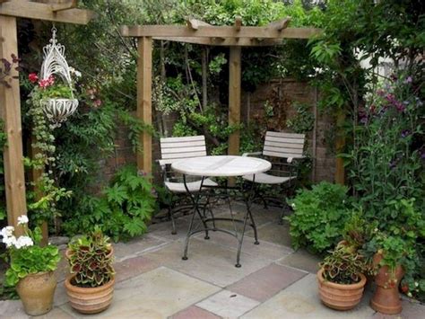 20 Chic Small Courtyard Garden Design Ideas For You