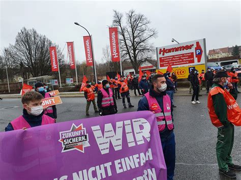 Warnstreik Mehrere Tausend Besch Ftigte Erh Hten Den Druck Ig