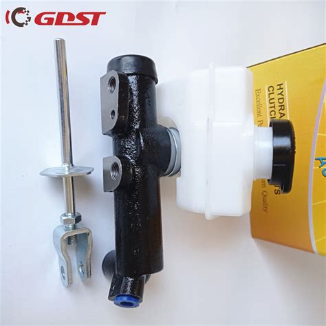 Gdst Light Truck Auto Parts Hydraulic Clutch Master Cylinder Oem