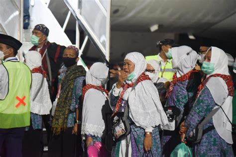 Jamaah Haji Kloter Pertama Tiba Bandara Sams Hari Ini Busamid