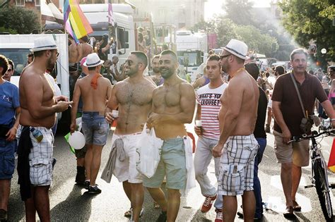 Día del Orgullo Gay Sevilla Page 2 SkyscraperCity Forum