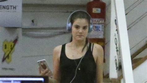 Camila Queiroz Tira A Madrugada Para Malhar E Fazer Compras Em