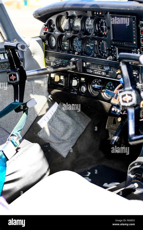 Cockpit of a 1973 Piper PA-32 single engined small plane Stock Photo ...