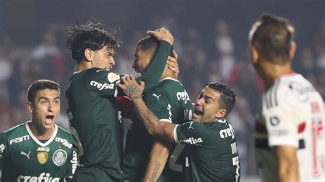 Nos acréscimos Palmeiras vira Choque Rei para 2 a 1 no Morumbi e