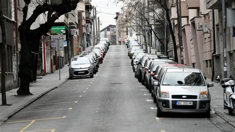 Vesi Lisicama Blokirati Automobile Sa Stranim Tablicama