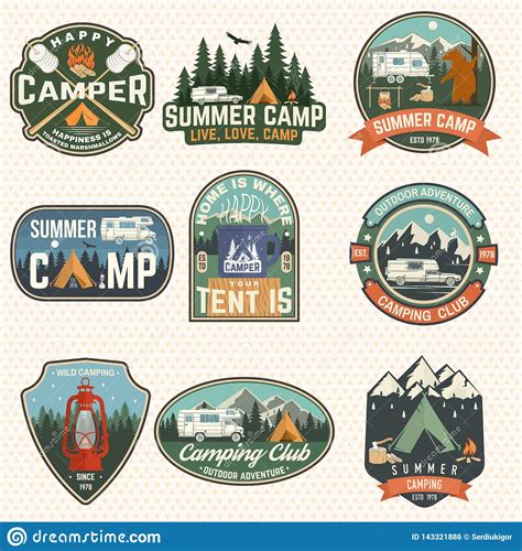 Sistema De Insignias Del Campamento De Verano Vector Concepto Para La