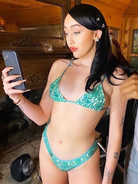 Bikini News Daily Noah Cyrus Enjoying The Shores Of Miami Beach