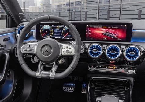 Foto Mercedes Classe A 35 AMG Sedan Interni Patentati