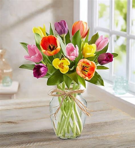 Mixed Tulips In Clear Vase In Levittown Ny Levittown Florist And Flowers By Phil