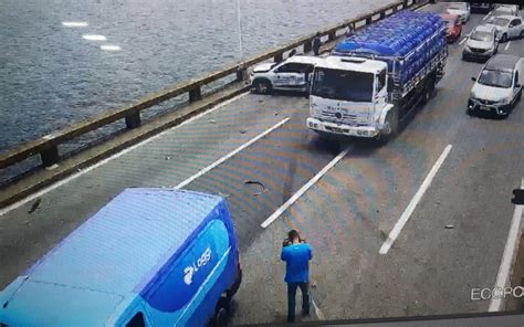 Acidente Com Capotamento Deixa Quatro Feridos Na Ponte Rio Niterói