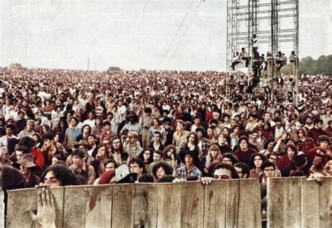 Vintage Photos That Capture The Magic Of Woodstock Woodstock Photos