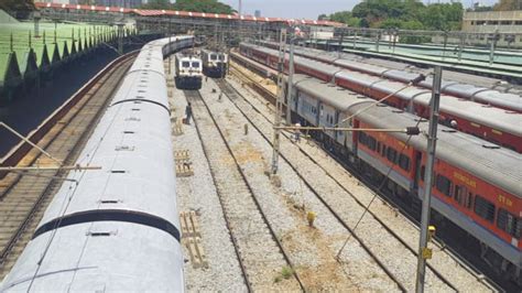 Indian Railways ಕೇವಲ ಒಂದು ವರ್ಷದಲ್ಲೇ ಭಾರತೀಯ ರೈಲ್ವೆಗೆ ಬರೋಬ್ಬರಿ 2 40 ಲಕ್ಷ ಕೋಟಿ ರೂ ಆದಾಯ Kannada