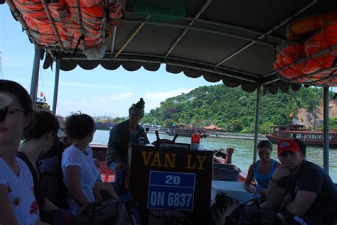 Being Ferried To Out Boat Bi Chy T Nh Qu Ng Ninh Vi Flickr